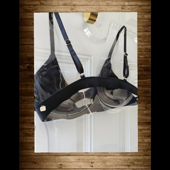 Fabletics Bikini top - Picture 3 of 9